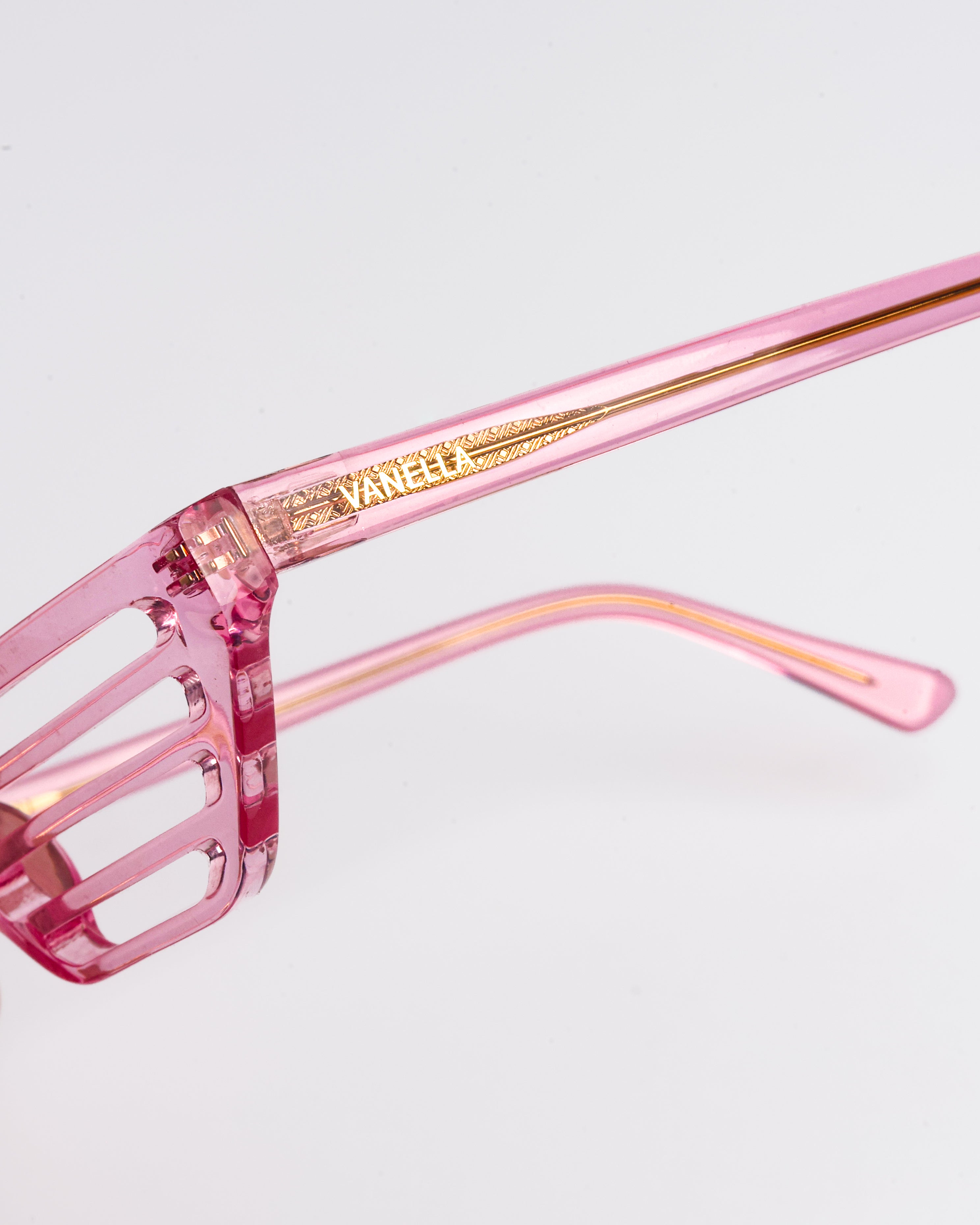 Vanella Shutter Shades 2.0 | Pink Lemonade Lucite Cat-Eye Statement Sunglasses